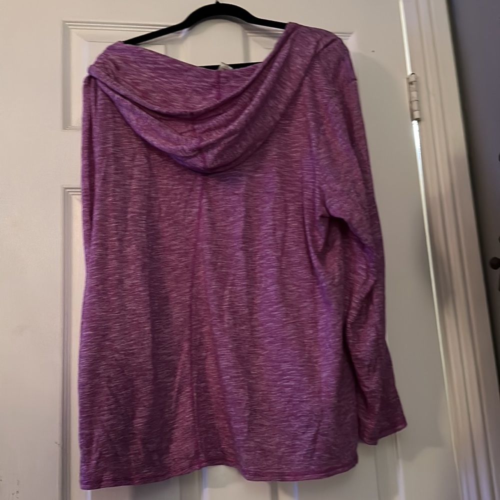 Hooded thin active sweater - Picture 2 of 4